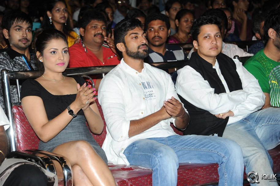Undhile-Manchi-Kalam-Mundhu-Mundhuna-Movie-Audio-Launch